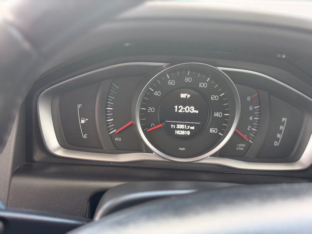2017 Volvo XC60 Image 17
