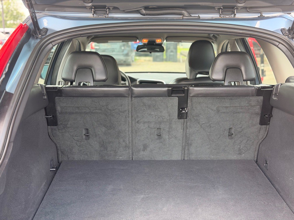 2017 Volvo XC60 Image 19
