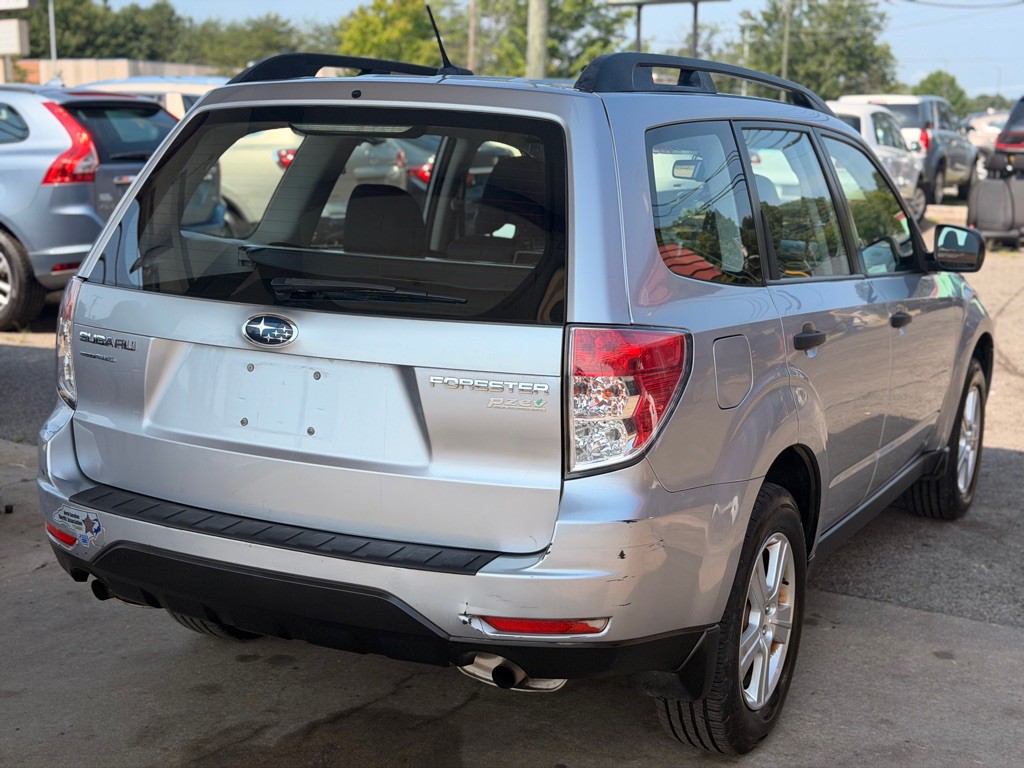 2013 Subaru Forester Image 9