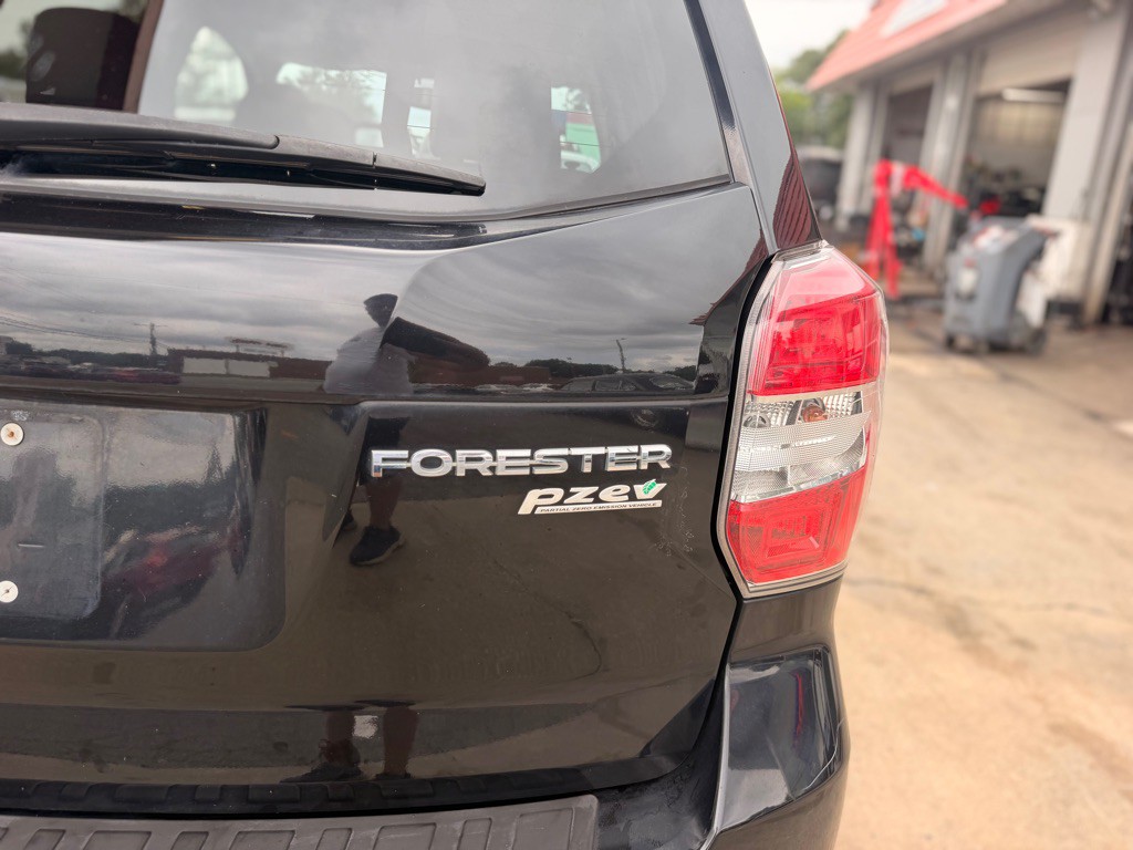 2014 Subaru Forester Image 9