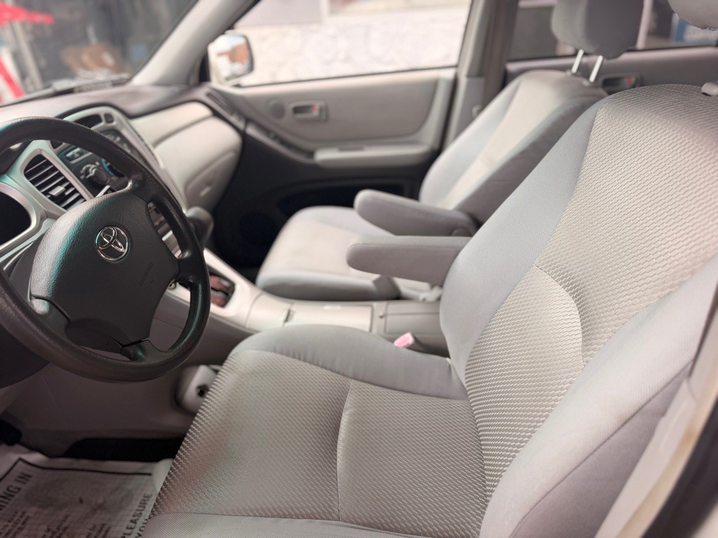 2005 Toyota Highlander Image 16