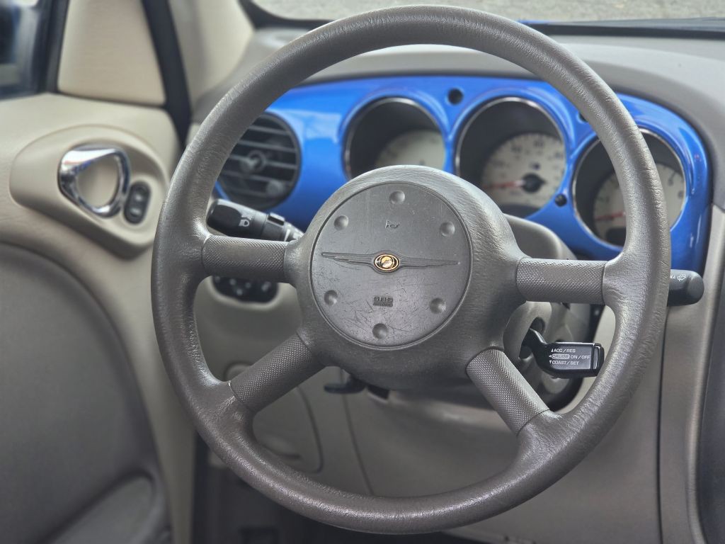 2005 Chrysler PT Cruiser Image 6
