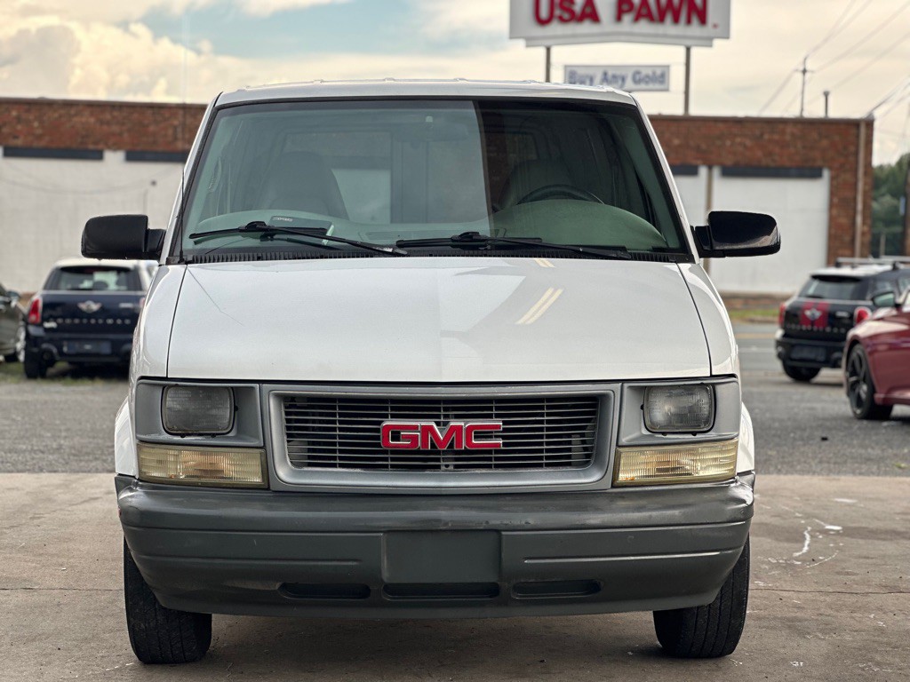 2005 GMC Safari Image 3