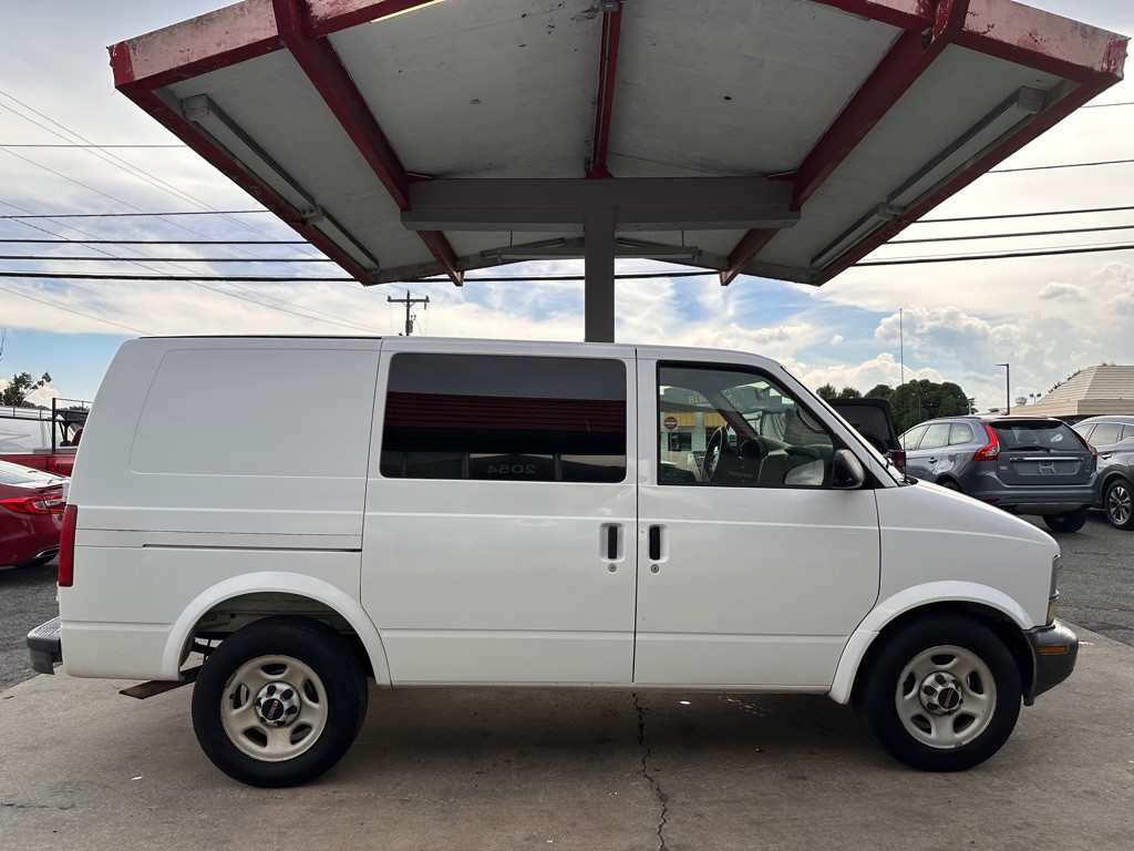2005 GMC Safari Image 5