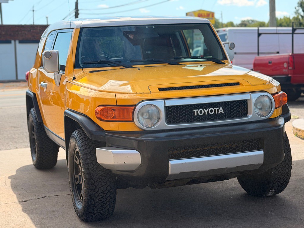 2007 Toyota FJ Cruiser Image 1