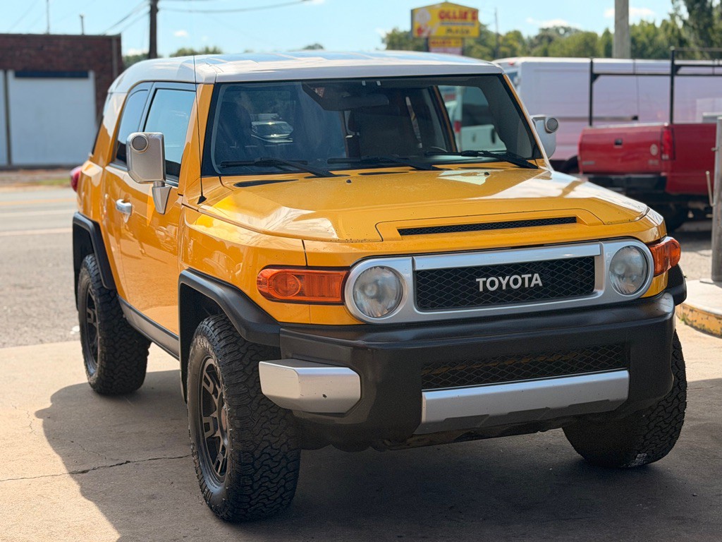 2007 Toyota FJ Cruiser Image 2