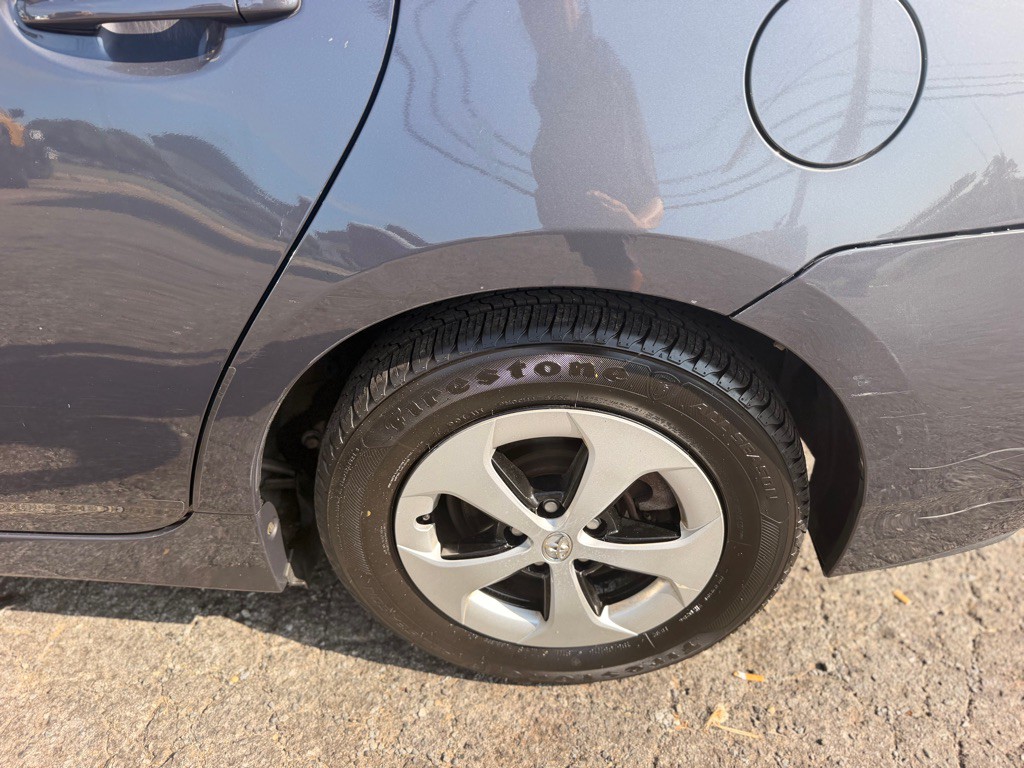 2012 Toyota Prius Image 11