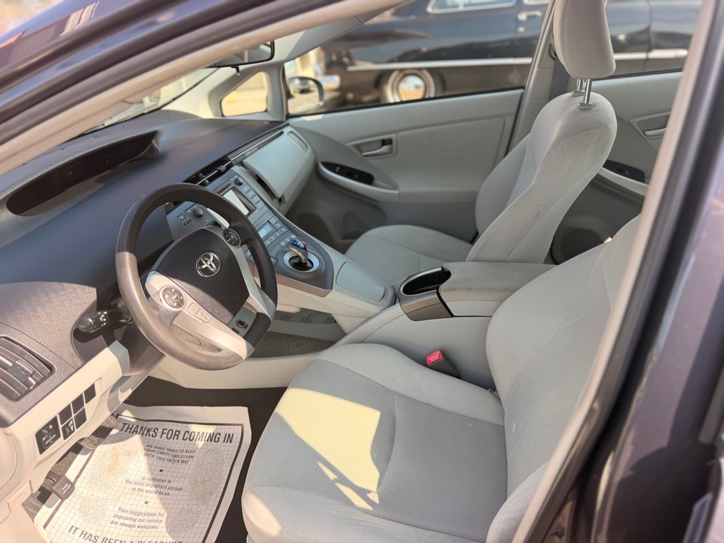 2012 Toyota Prius Image 12