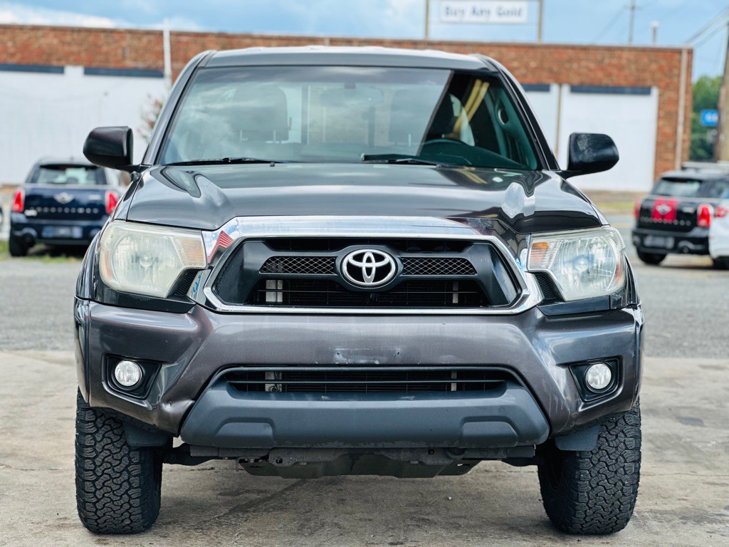 2013 Toyota Tacoma Image 2