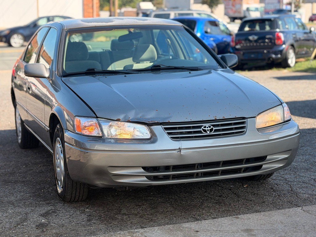 1997 Toyota Camry Image 2