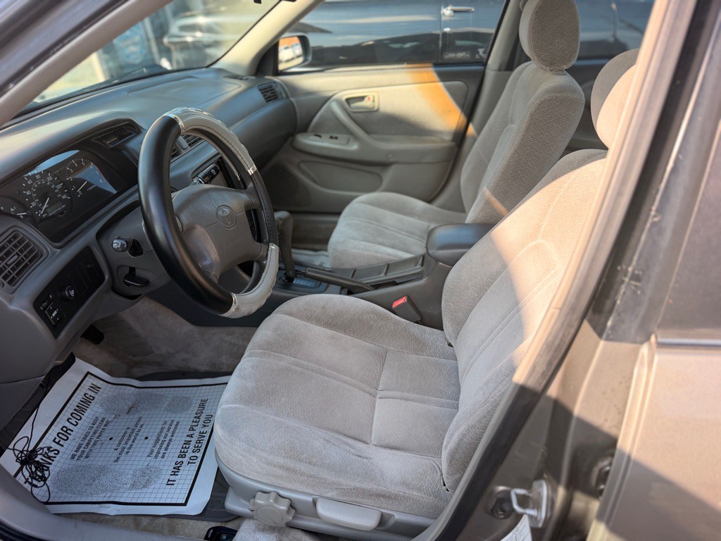 1997 Toyota Camry Image 10