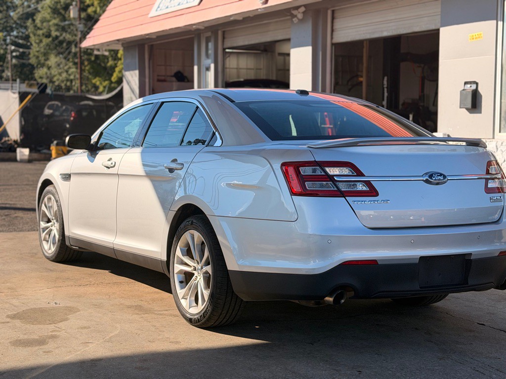 2013 Ford Taurus Image 5