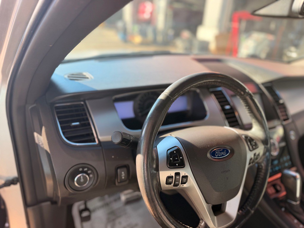 2013 Ford Taurus Image 15