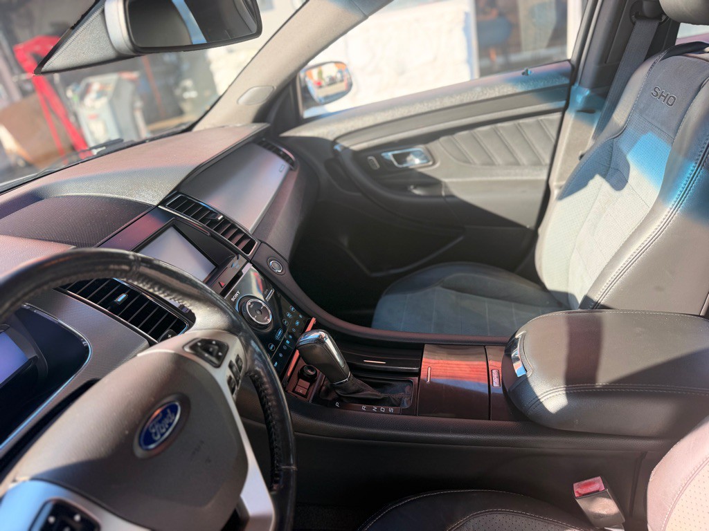 2013 Ford Taurus Image 16