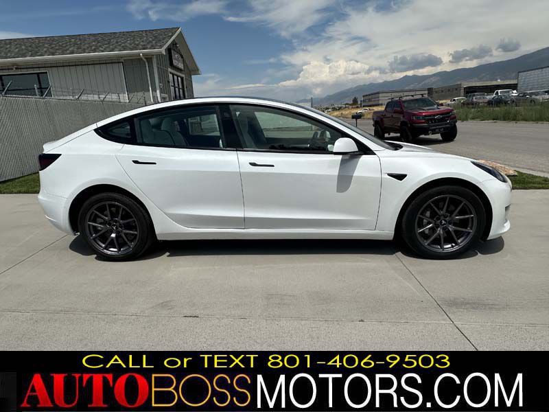 2022 Tesla Model 3 Image 3