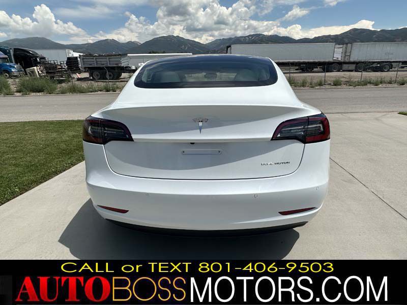 2022 Tesla Model 3 Image 5
