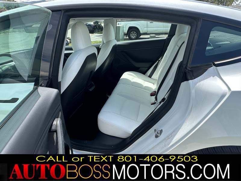 2022 Tesla Model 3 Image 11