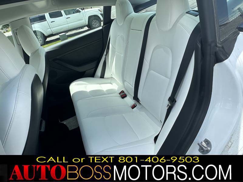 2022 Tesla Model 3 Image 16