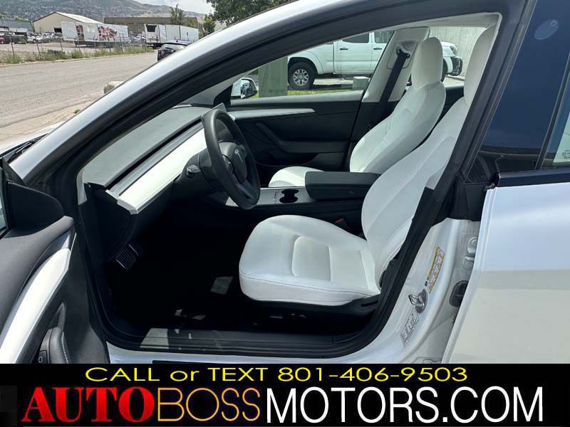 2022 Tesla Model 3 Image 17
