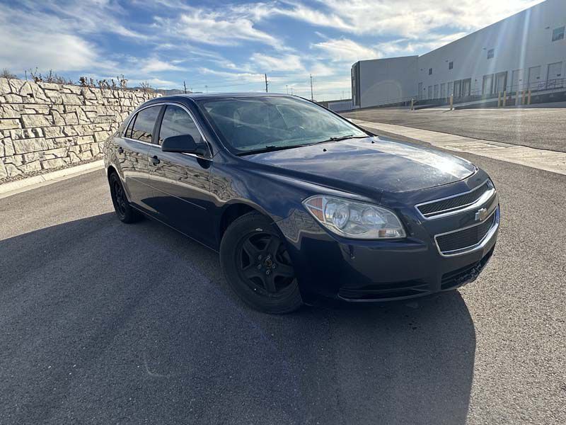 2012 Chevrolet Malibu Image 2
