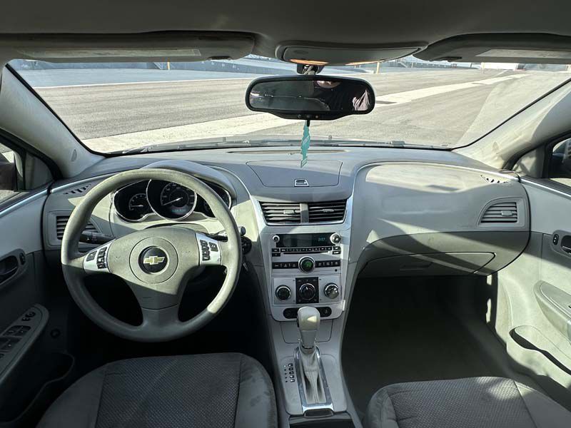 2012 Chevrolet Malibu Image 11