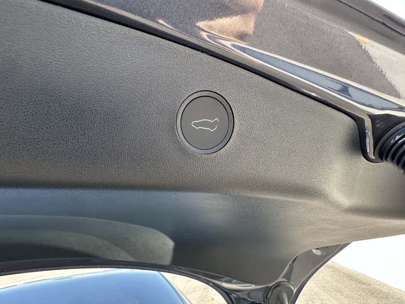 2023 Tesla Model 3 Image 17