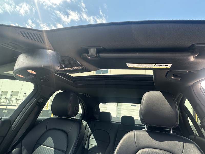 2018 Mercedes-Benz C-Class Image 30