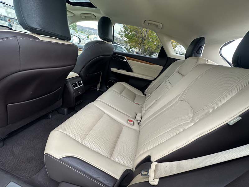 2017 Lexus RX Image 32