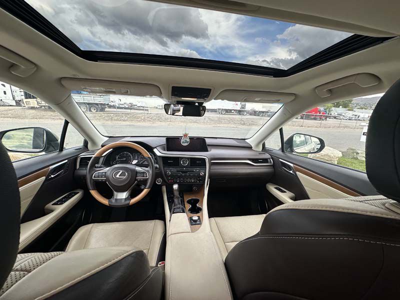 2017 Lexus RX Image 34