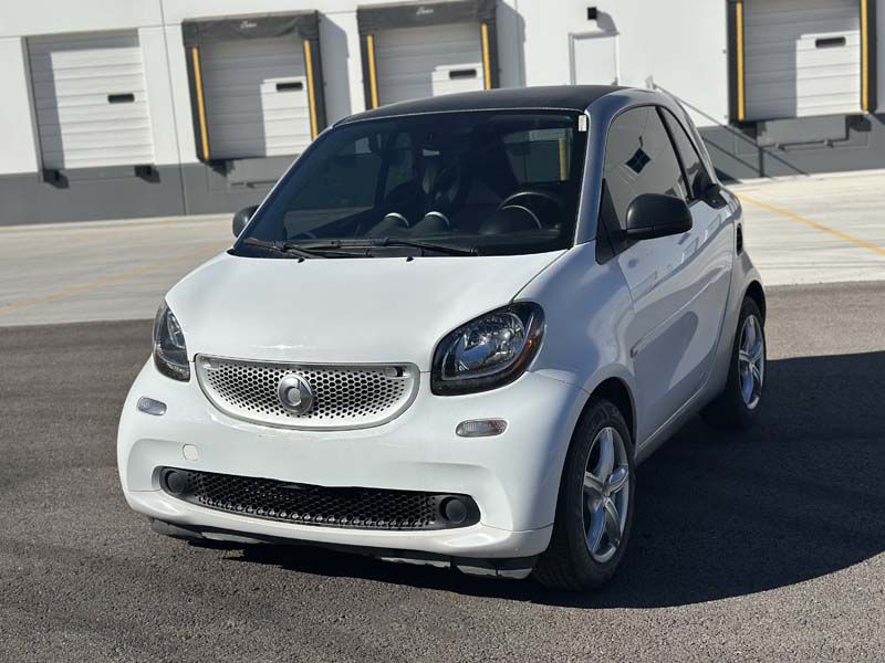 2016 smart fortwo Image 8