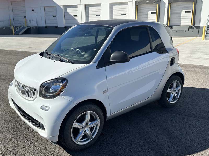 2016 smart fortwo Image 12