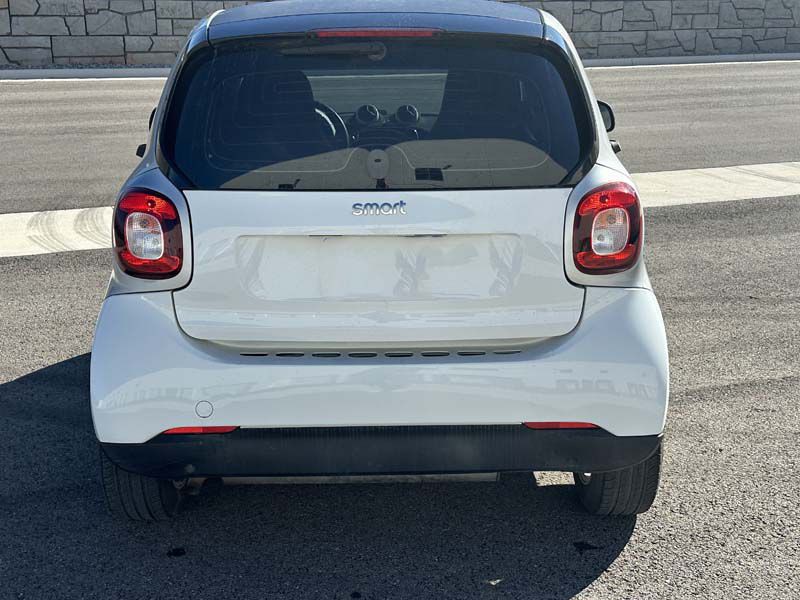 2016 smart fortwo Image 21