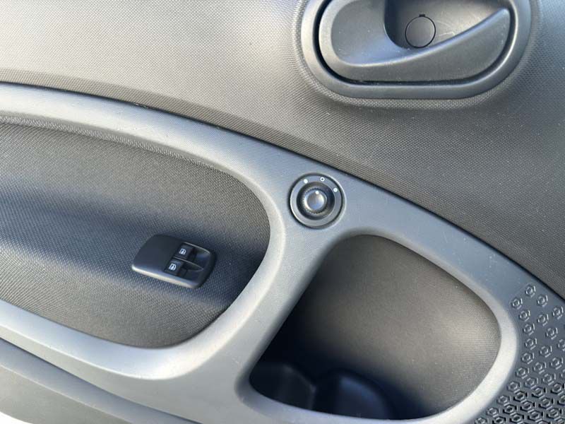 2016 smart fortwo Image 26