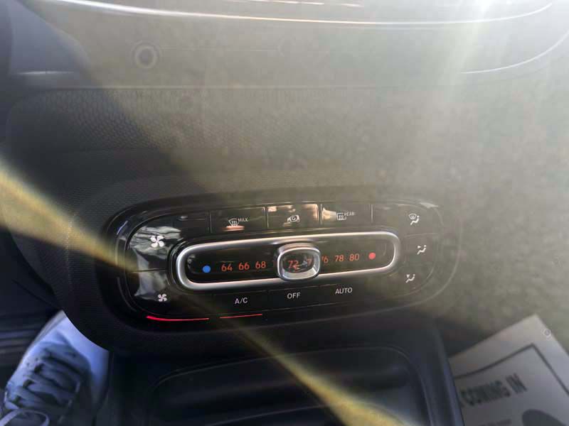 2016 smart fortwo Image 29