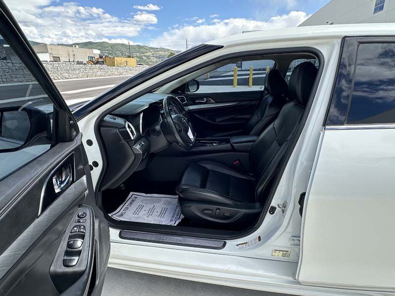 2018 Nissan Maxima Image 15