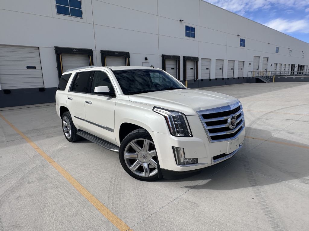 2015 Cadillac Escalade Image 2