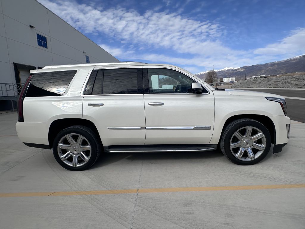 2015 Cadillac Escalade Image 3