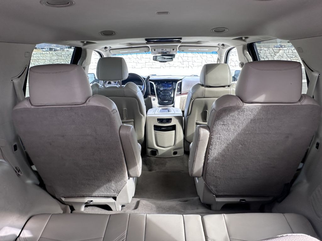 2015 Cadillac Escalade Image 11