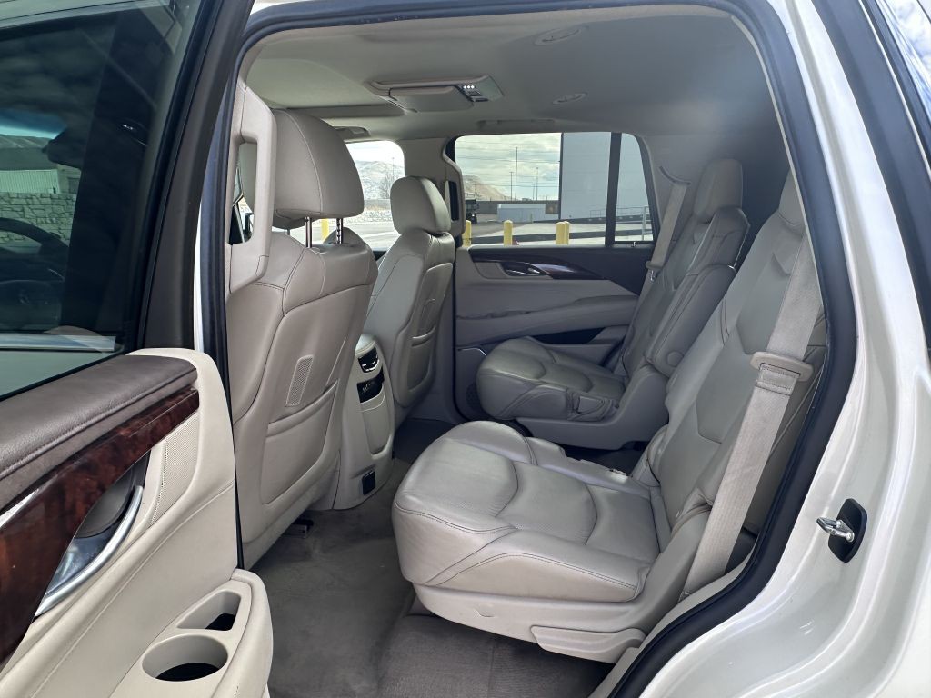 2015 Cadillac Escalade Image 12