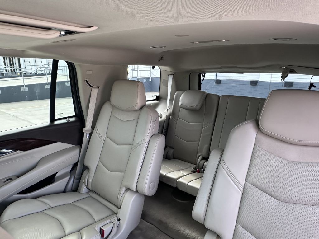 2015 Cadillac Escalade Image 13