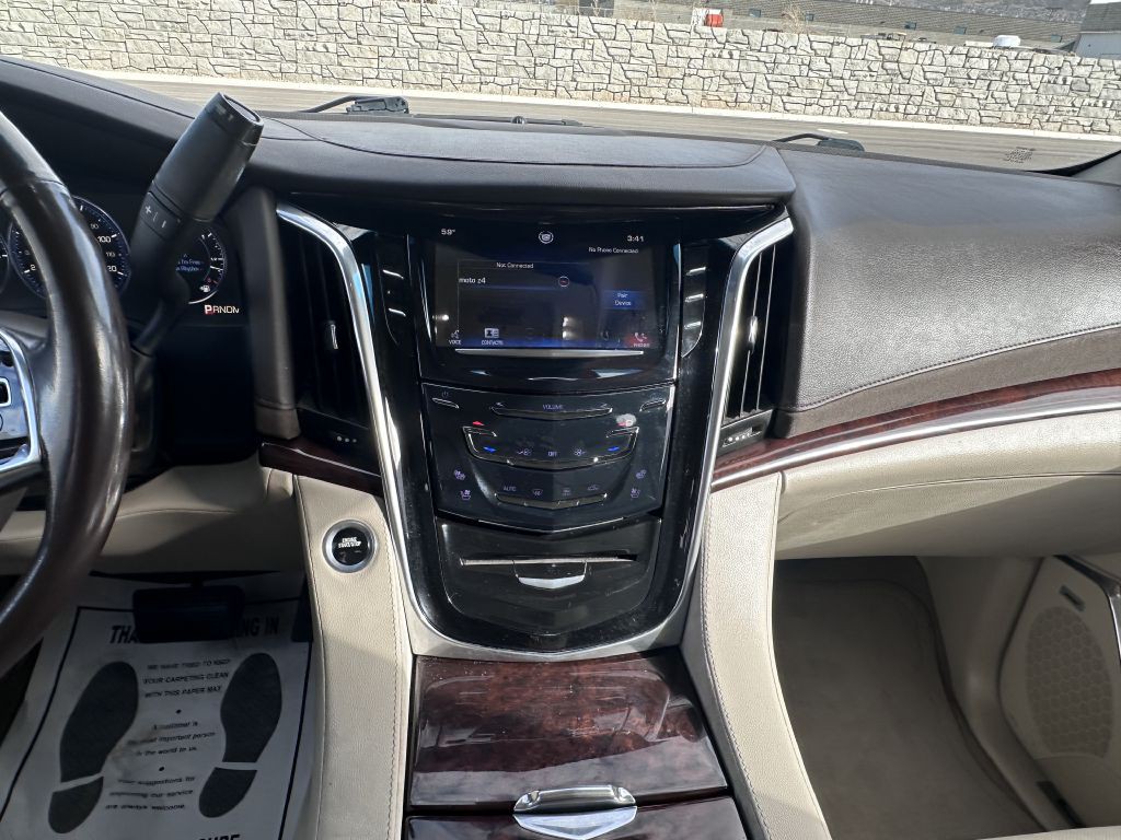 2015 Cadillac Escalade Image 15