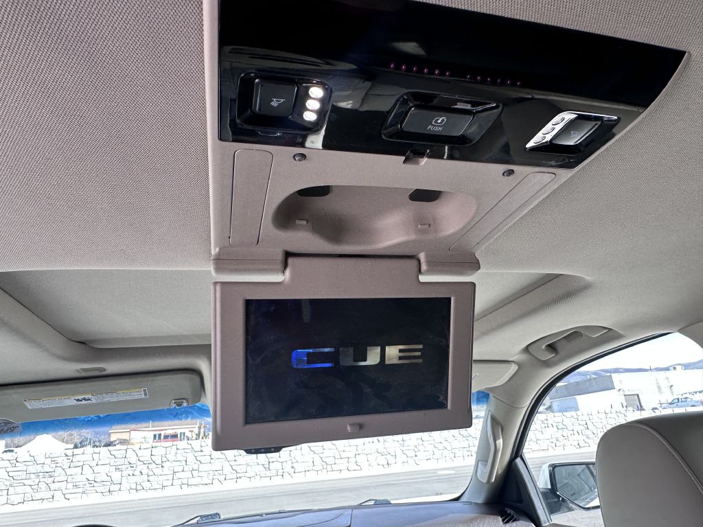 2015 Cadillac Escalade Image 17