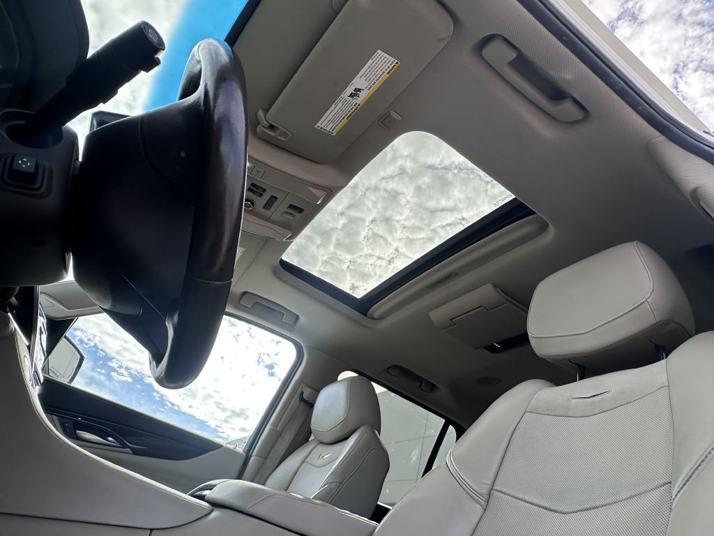 2015 Cadillac Escalade Image 21