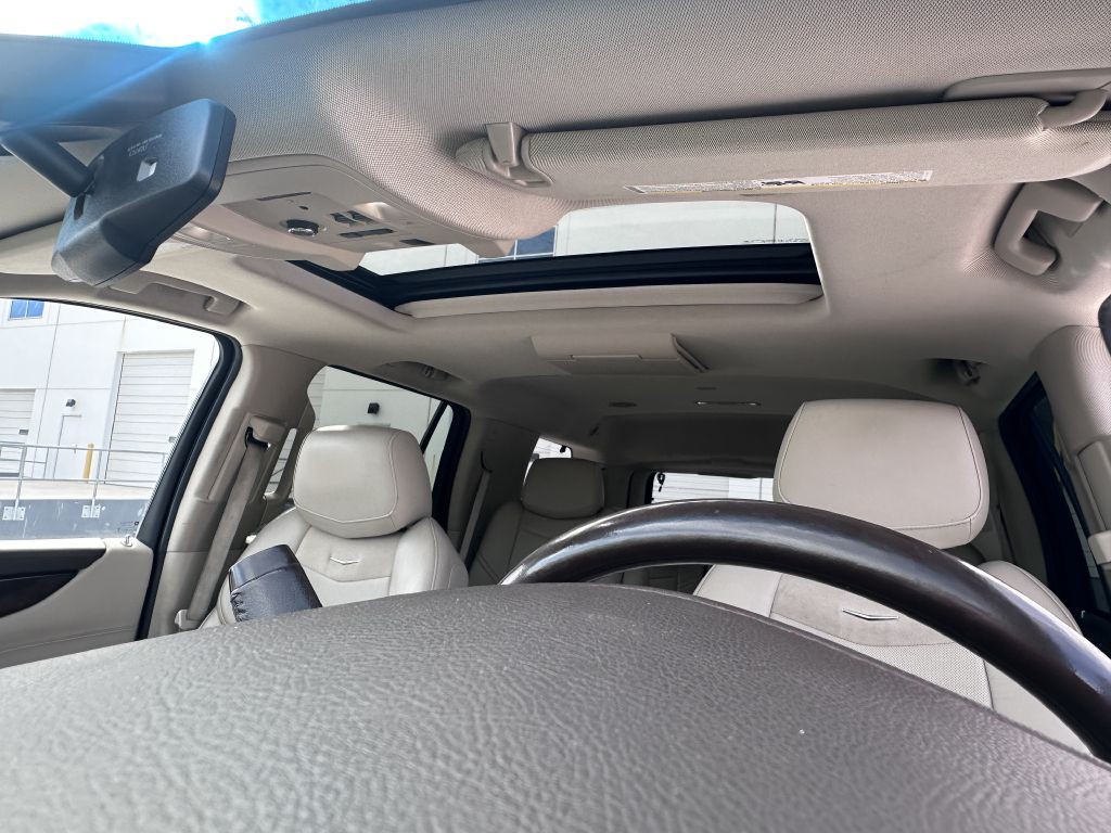 2015 Cadillac Escalade Image 22