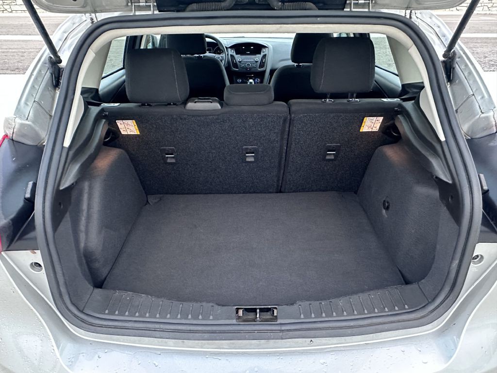 2016 Ford Focus Image 10