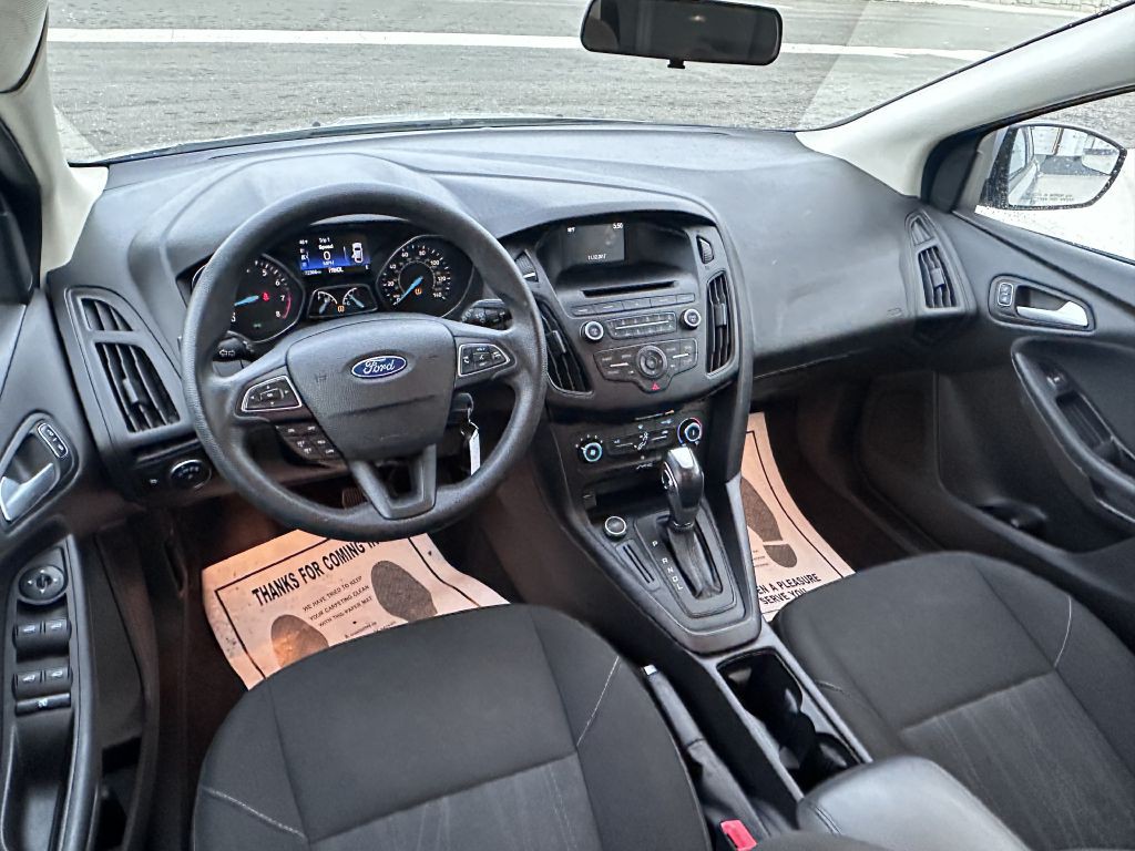 2016 Ford Focus Image 16