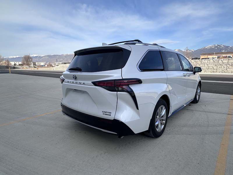 2023 Toyota Sienna Image 4