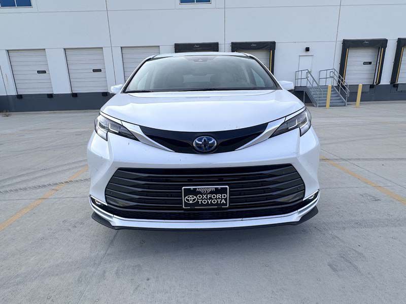 2023 Toyota Sienna Image 9