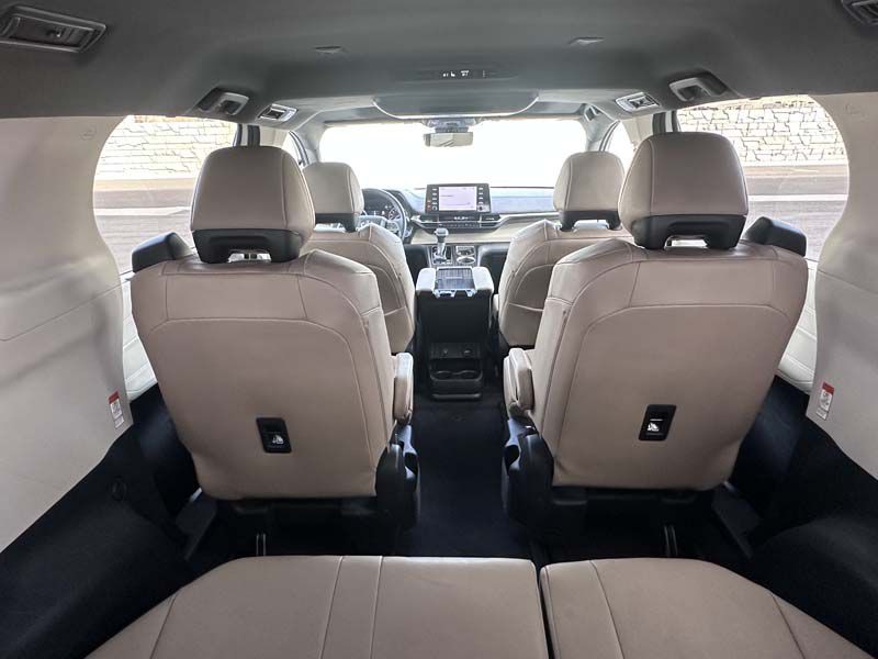 2023 Toyota Sienna Image 11