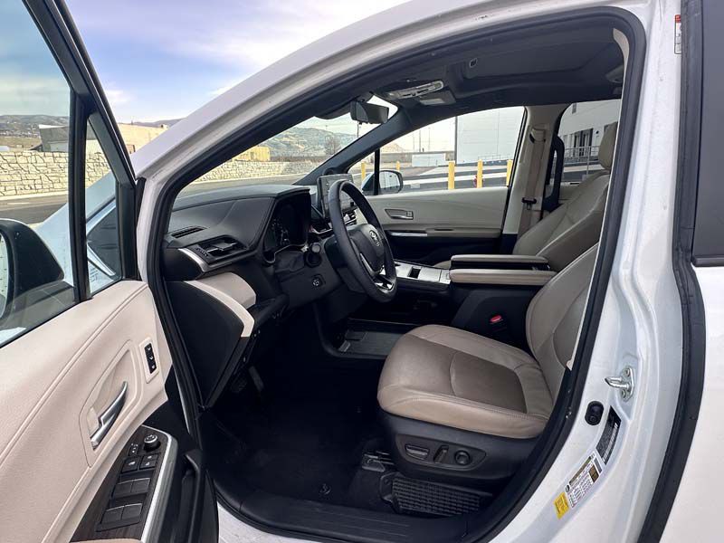2023 Toyota Sienna Image 15